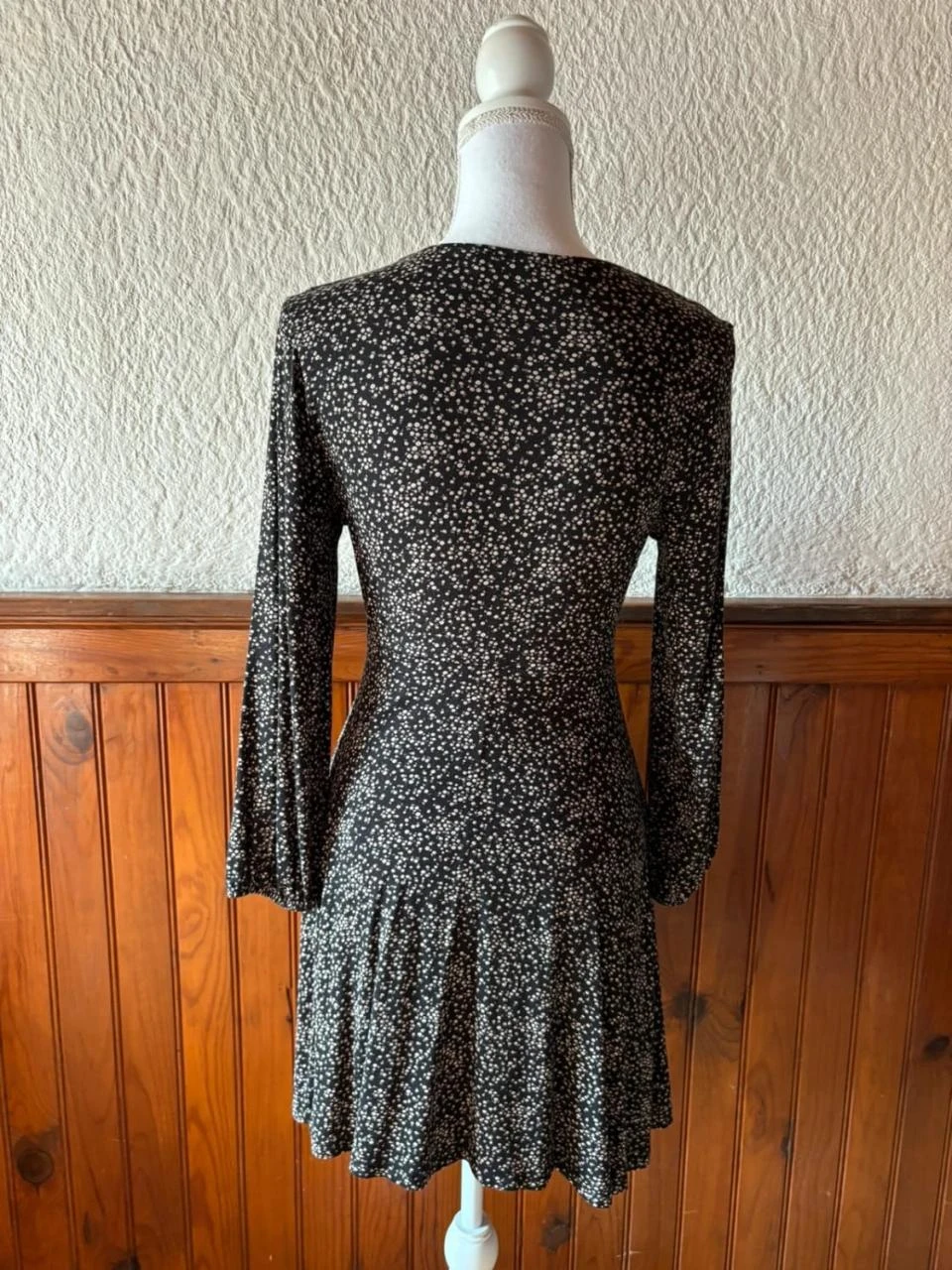 Magnífico Vestido Faldones Negro con Motivos Florales - Pull & Bear - Talla M / 38 – photo 3